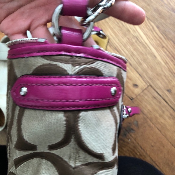 EUC Coach Daisy Outline Signature Purse (F24063) - Picture 6 of 6